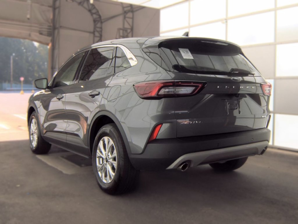 Certified 2023 Ford Escape Active w/ Tech Pack #1 AWD/4WD image 3