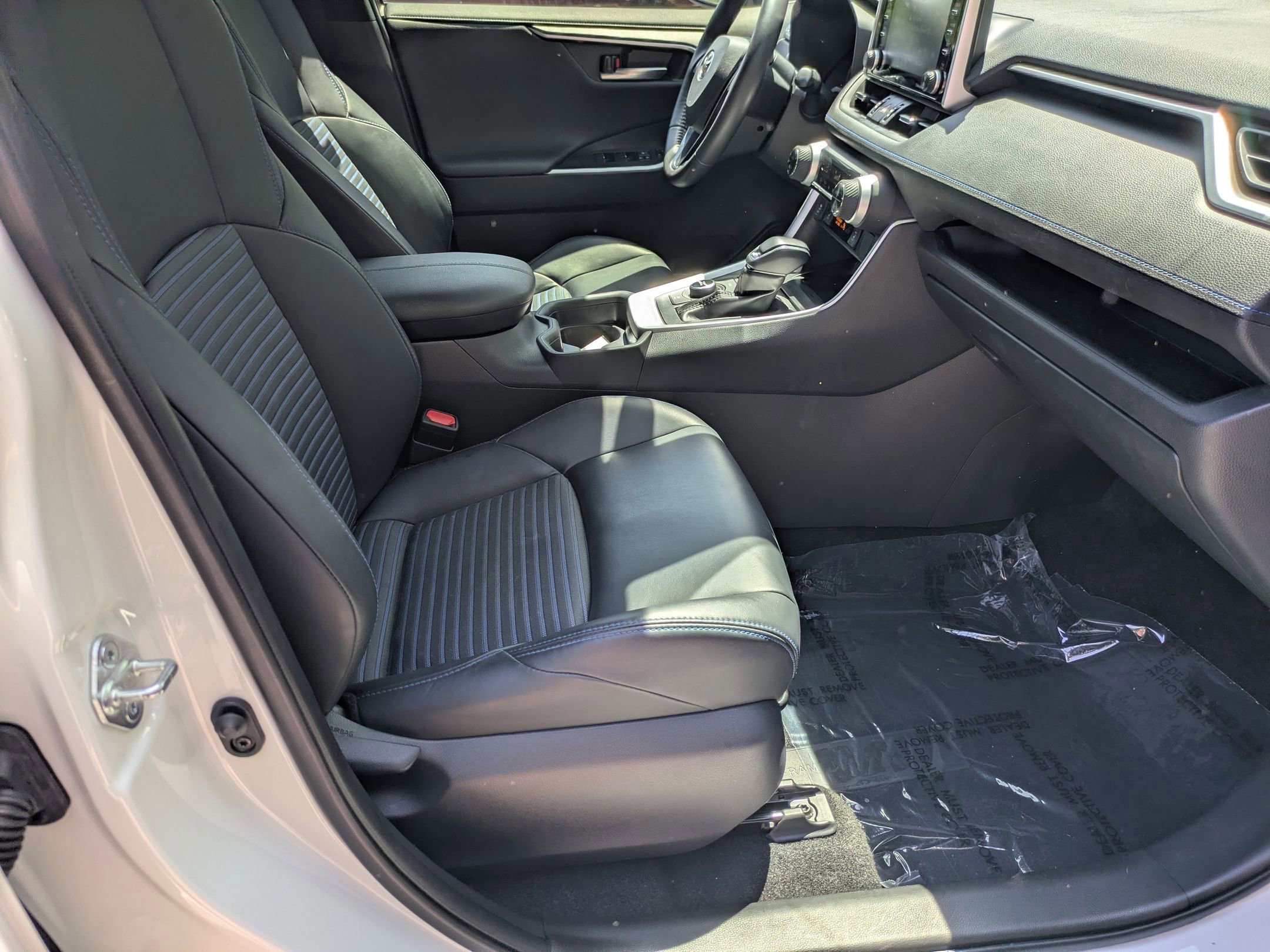 Used 2020 Toyota RAV4 XSE w/ XSE Grade Weather Package image 38