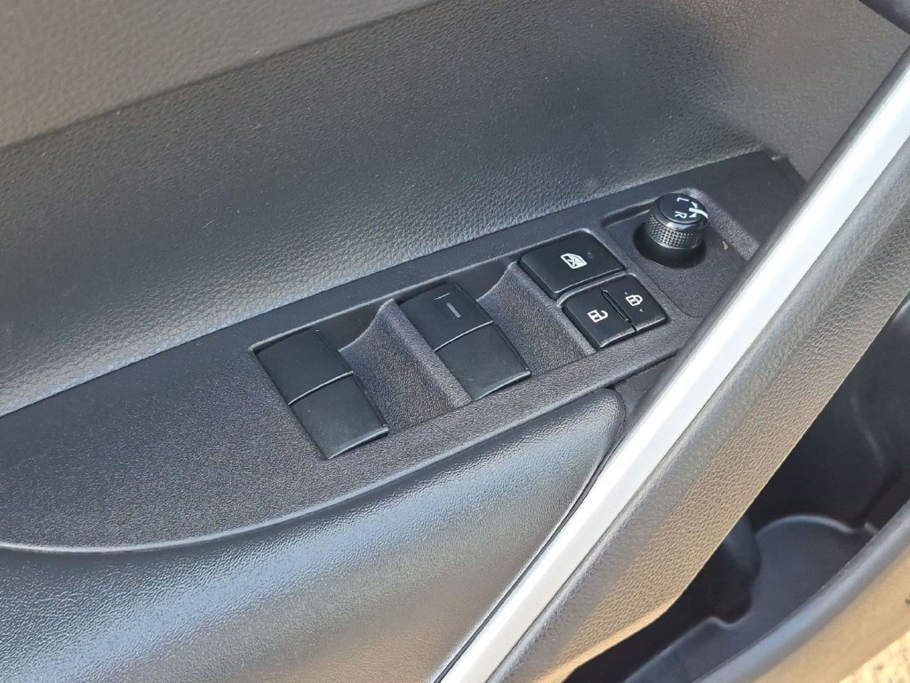 Used 2025 Toyota Corolla Cross AWD Hybrid image 11