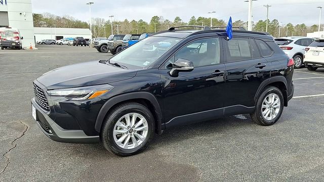 Used 2024 Toyota Corolla Cross LE w/ Moonroof Package AWD/4WD image 2