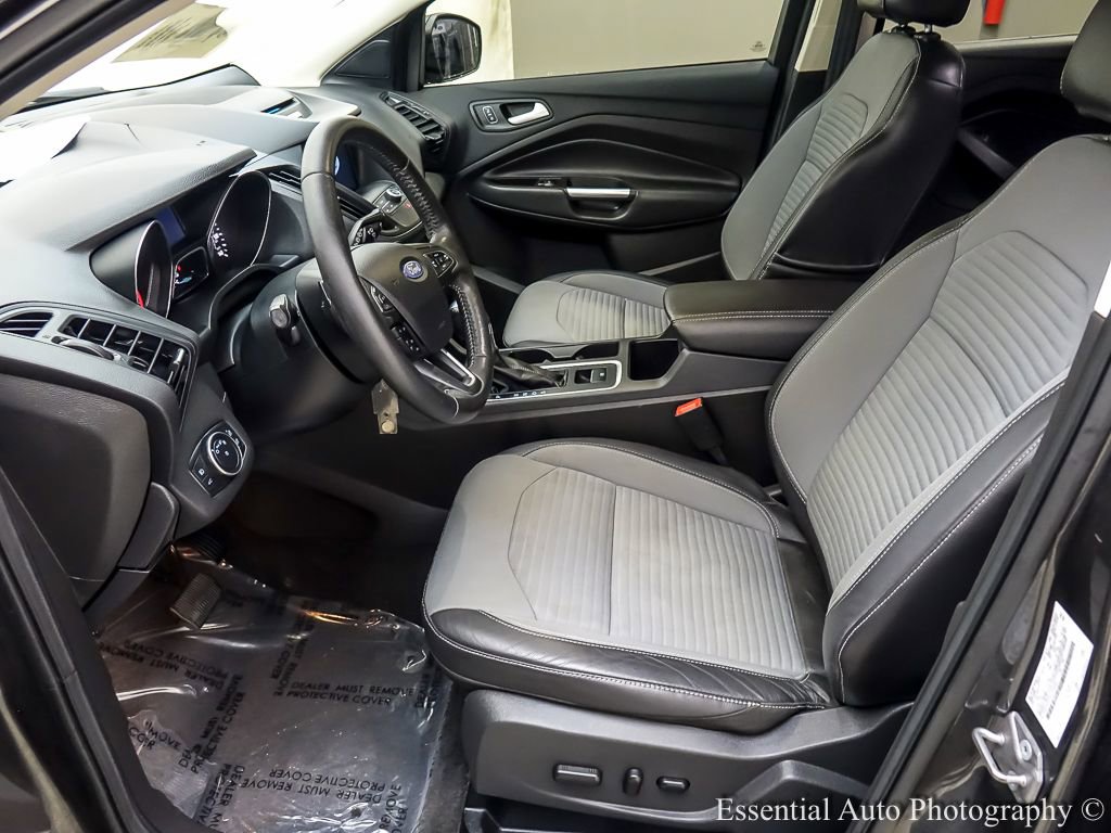Certified 2017 Ford Escape SE w/ Equipment Group 201A image 9