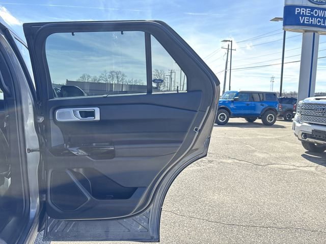 Certified 2022 Ford Explorer Platinum w/ Equipment Group 601A image 26