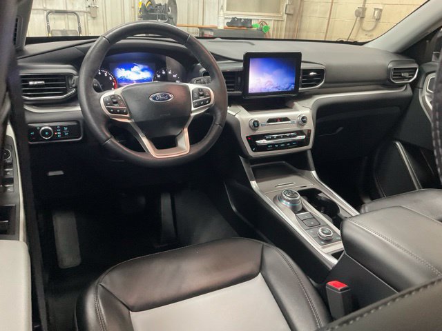 Certified 2024 Ford Explorer XLT w/ Equipment Group 202A AWD/4WD image 9