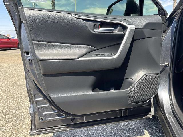 Used 2019 Toyota RAV4 XLE FWD image 18