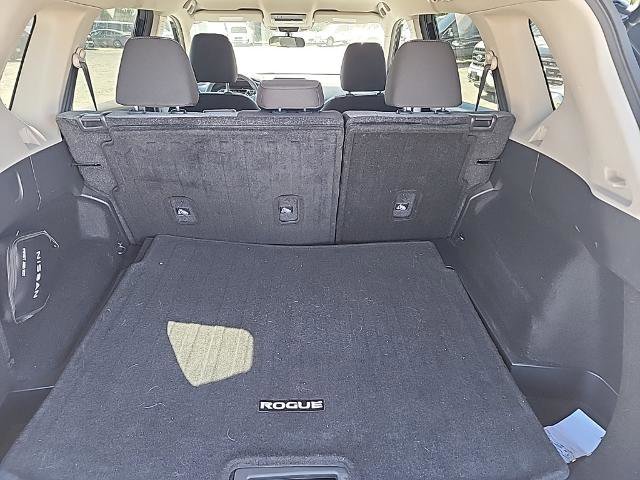 Used 2023 Nissan Rogue SV image 5