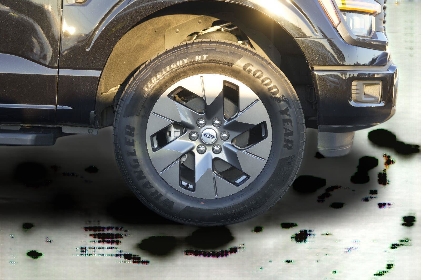 Certified 2025 Ford F150 STX w/ Equipment Group 200A RWD image 4
