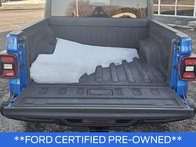 Used 2023 Jeep Gladiator Rubicon w/ Cold Weather Group image 13