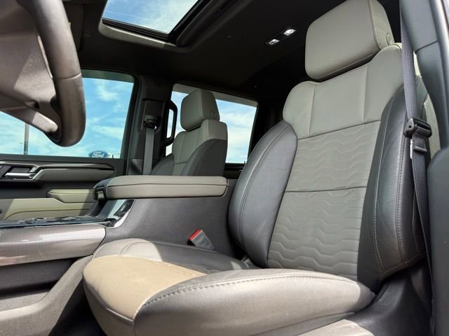 Used 2025 Chevrolet Silverado 2500 ZR2 w/ Technology Package AWD/4WD image 19