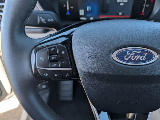 Certified 2025 Ford Escape SE w/ Class II Trailer Tow Package image 15