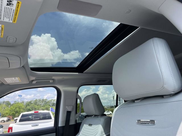 Certified 2025 Ford Expedition Platinum w/ Platinum Ultimate Package AWD/4WD image 11