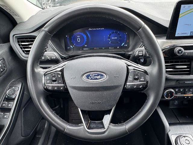 Certified 2022 Ford Escape Titanium w/ Class II Trailer Tow Package AWD/4WD image 12