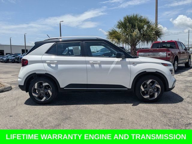 Used 2025 Hyundai Venue Limited FWD image 4