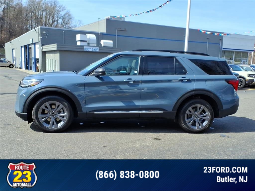 Certified 2025 Ford Explorer Active w/ Active Comfort Package AWD/4WD image 2