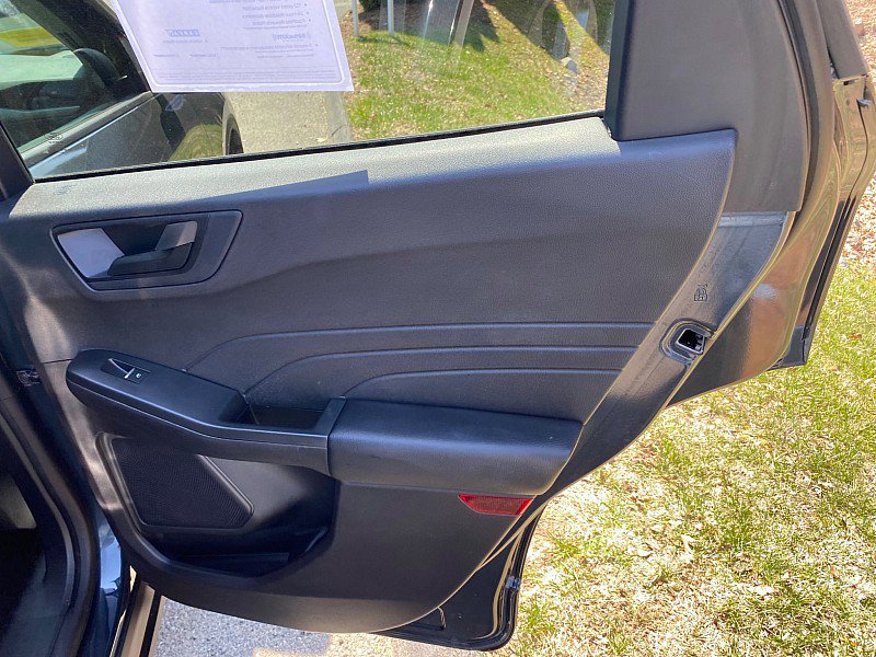 Certified 2022 Ford Escape SE AWD/4WD image 35