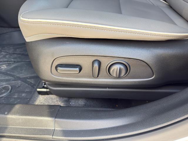 Used 2025 Buick Envista Avenir image 19
