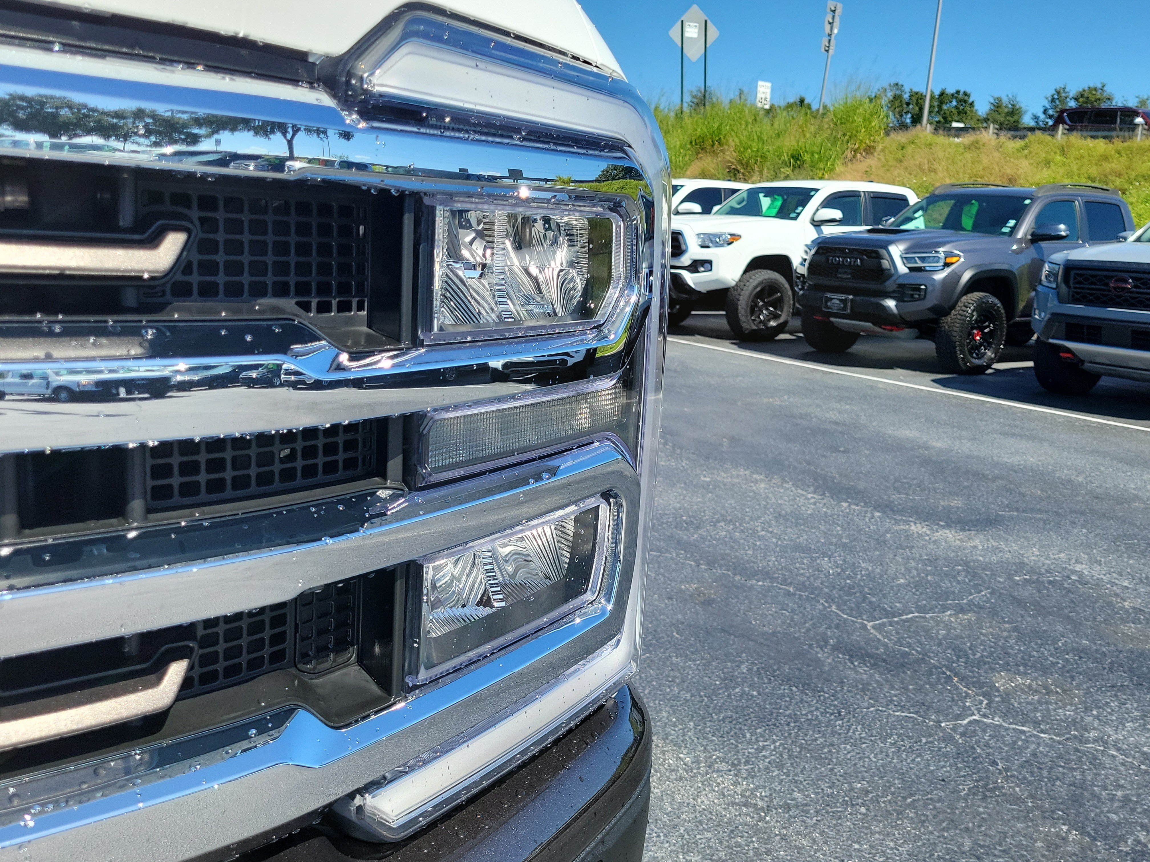 Certified 2025 Ford F250 King Ranch w/ FX4 Off-Road Package AWD/4WD image 3