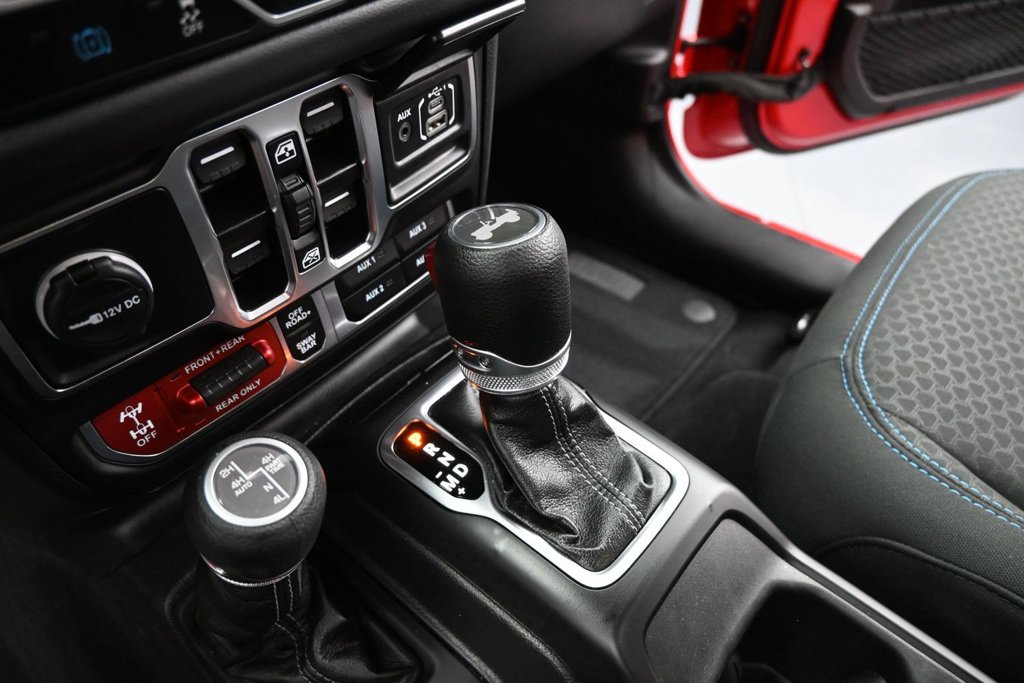 Used 2025 Jeep Wrangler Unlimited Rubicon 4xe w/ Safety Group AWD/4WD image 14