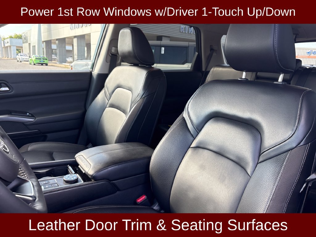 Used 2023 Nissan Pathfinder SL AWD/4WD image 16