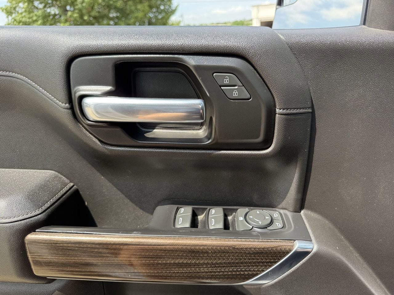 Used 2020 Chevrolet Silverado 1500 LT w/ All-Star Edition AWD/4WD image 23