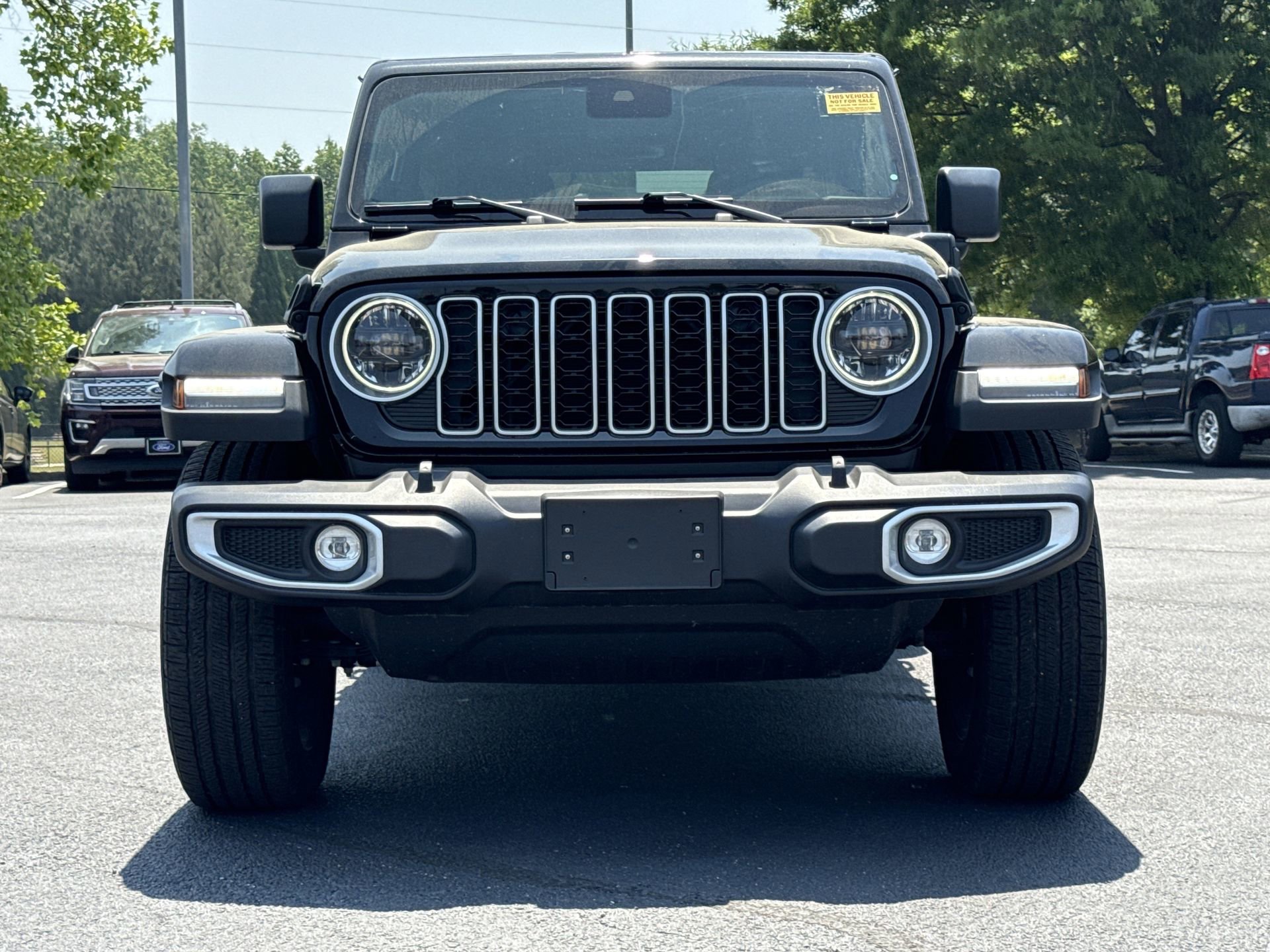 Used 2025 Jeep Wrangler Unlimited Sahara w/ Safety Group AWD/4WD image 28