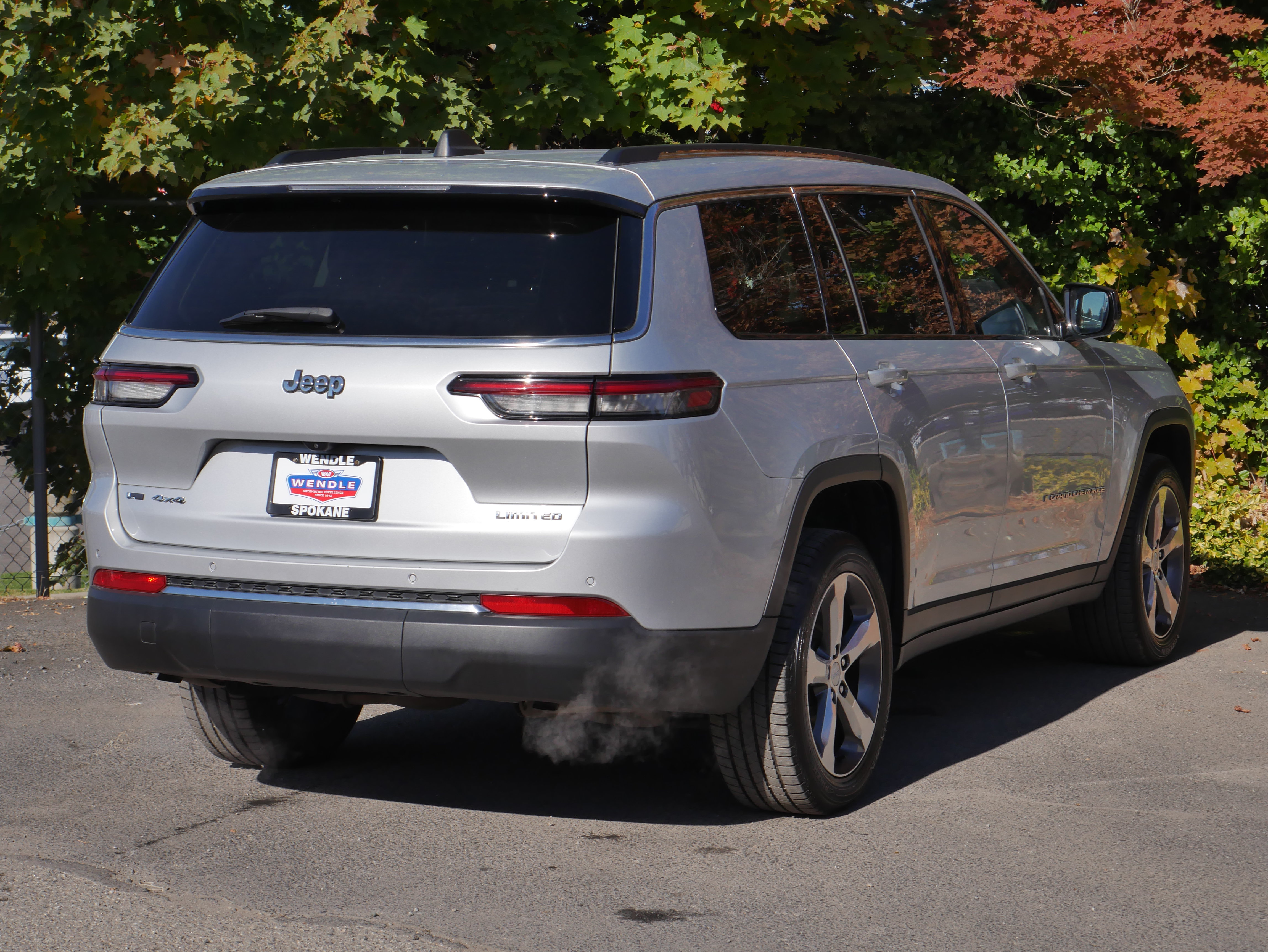 Used 2021 Jeep Grand Cherokee L Limited AWD/4WD image 26