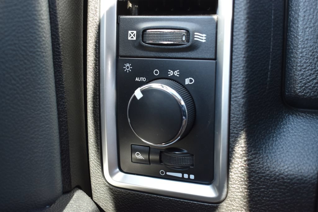 Used 2021 RAM 1500 Classic SLT AWD/4WD image 25
