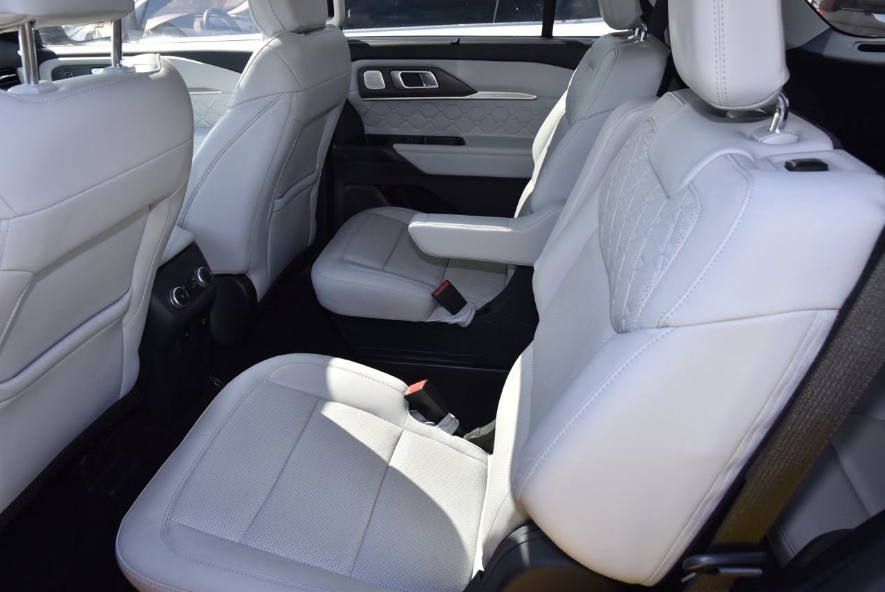 Certified 2025 Ford Explorer Platinum w/ Ultimate Package image 10