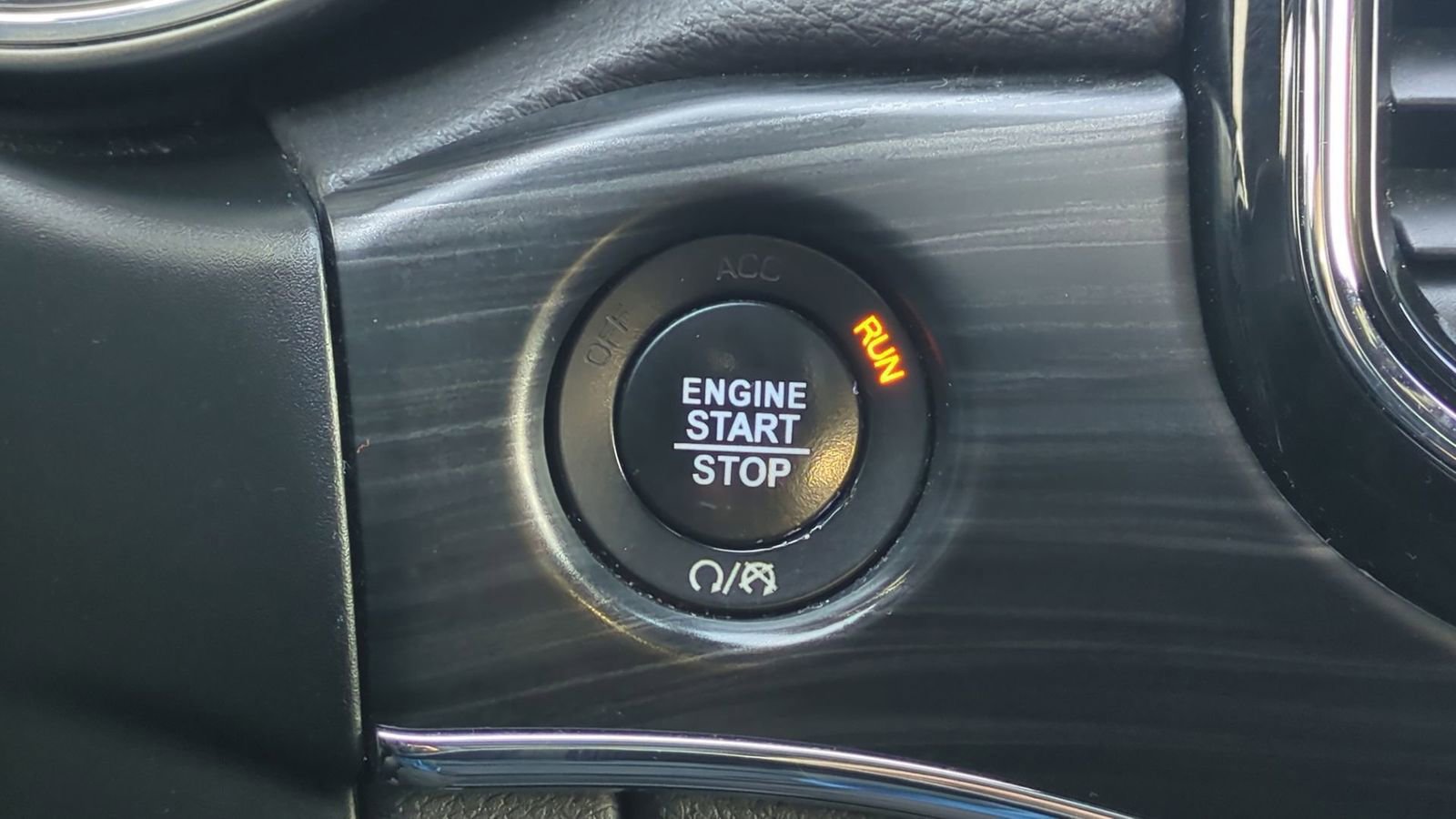 Used 2019 Jeep Grand Cherokee Limited w/ Trailer Tow Group IV image 29