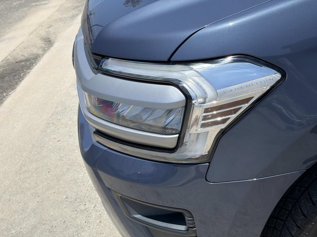 Certified 2022 Ford Expedition XLT RWD image 10