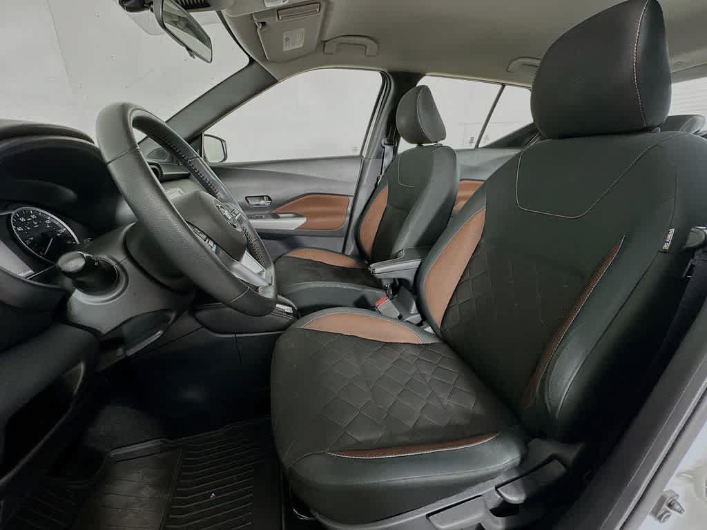 Used 2020 Nissan Kicks SR w/ Exterior Package FWD image 12