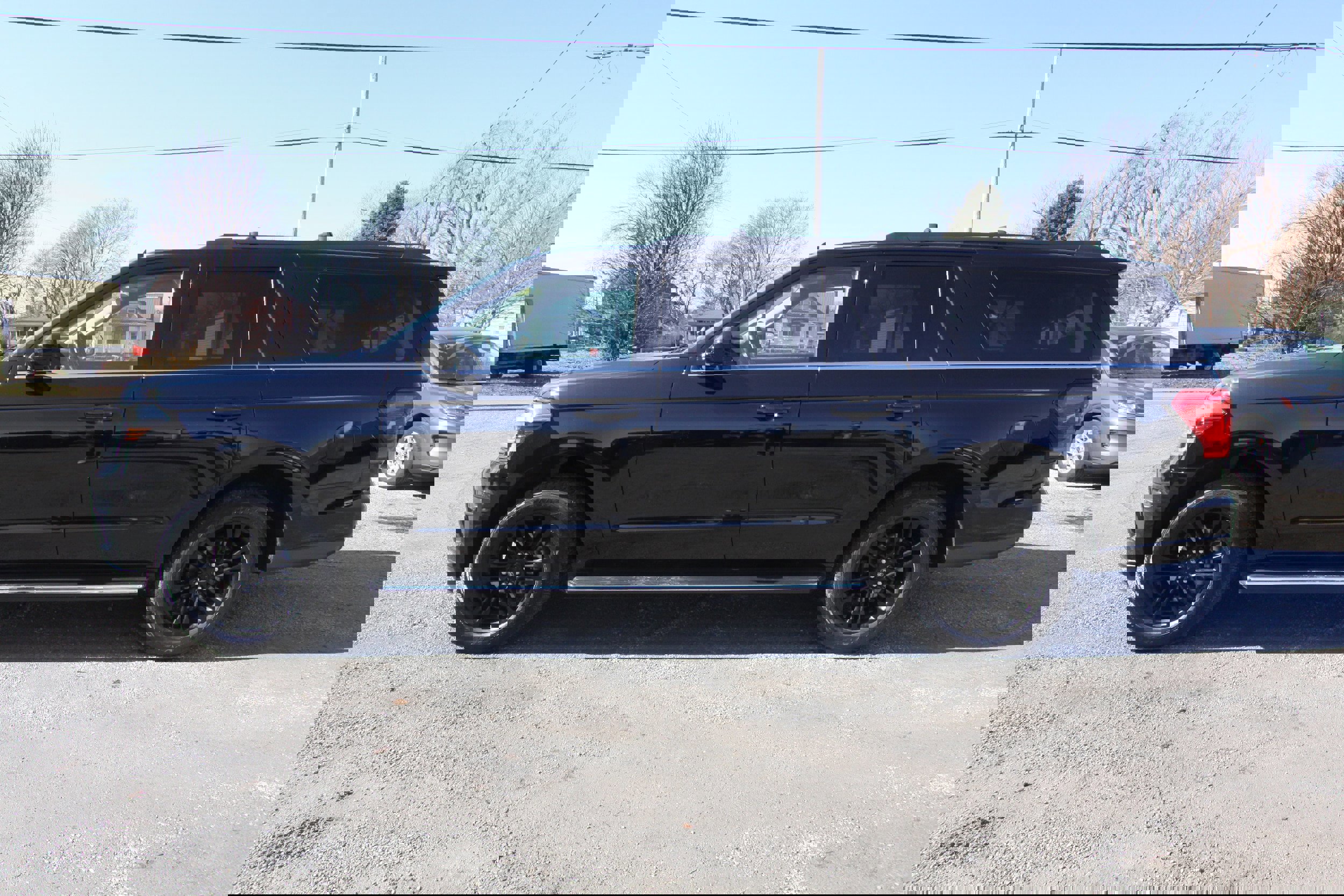 Certified 2022 Ford Expedition Max XLT image 2