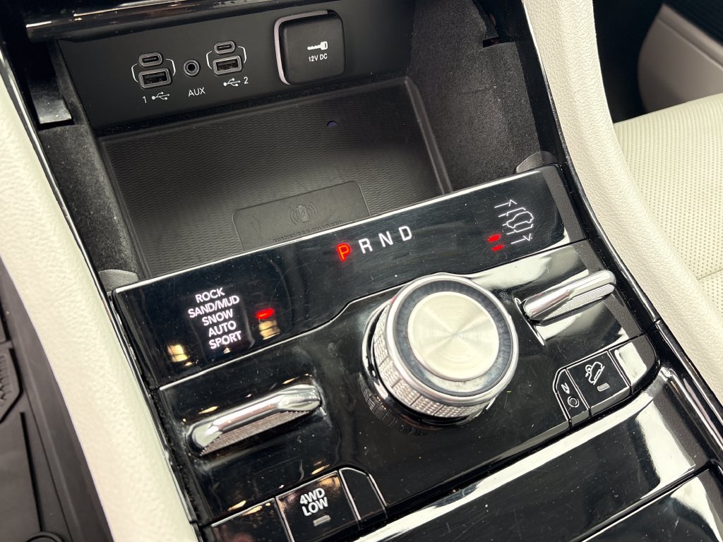 Used 2022 Jeep Grand Cherokee L Overland w/ Advanced Protech Group III AWD/4WD image 14