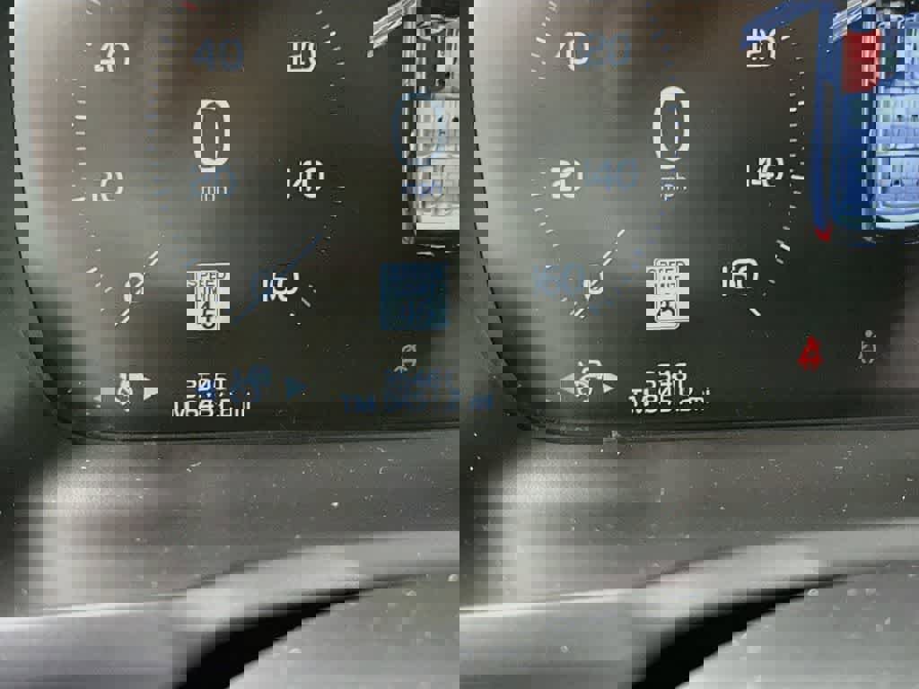 Used 2022 Volvo XC90 T5 Momentum w/ Advanced Package FWD image 19