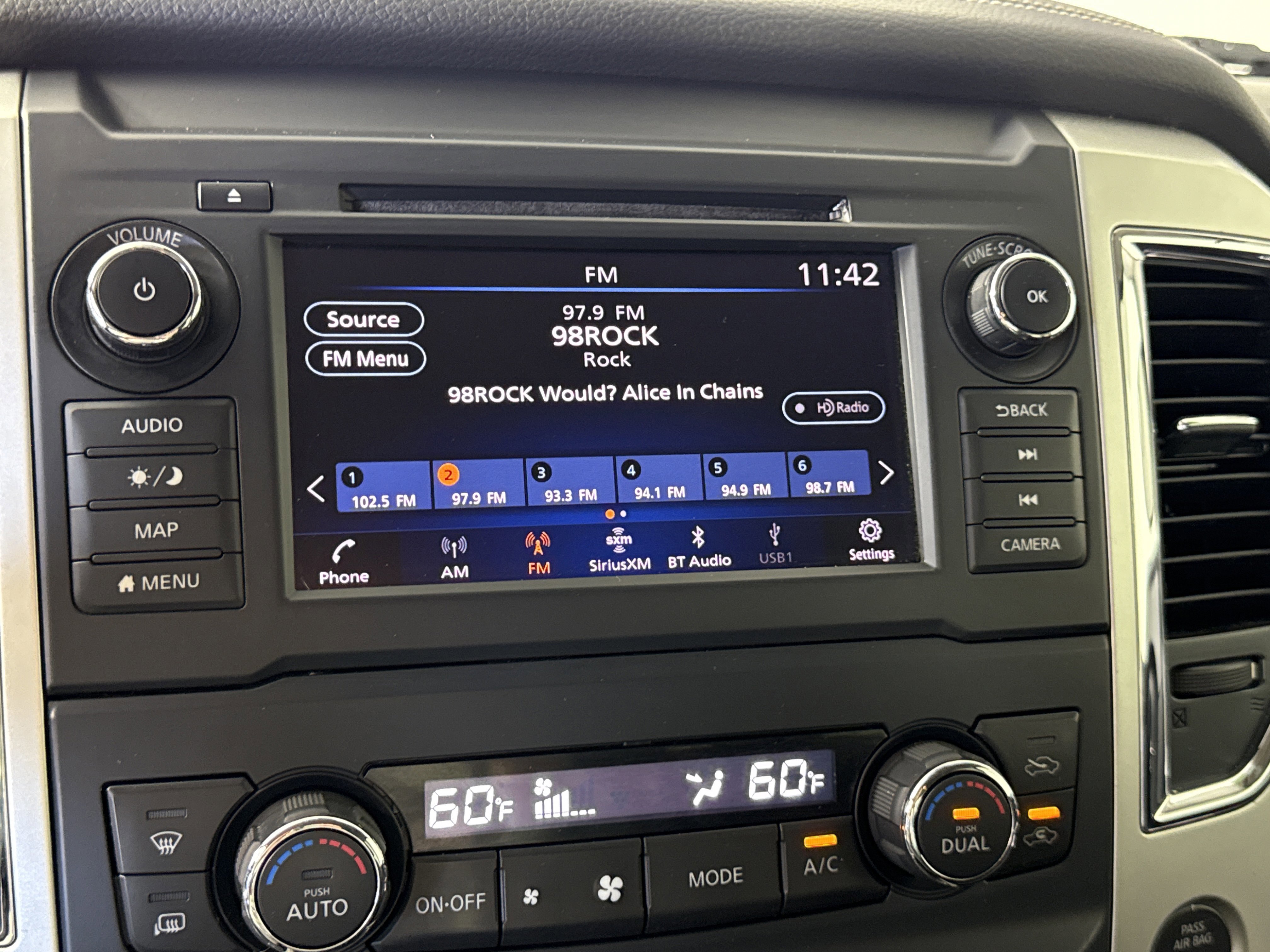 Used 2019 Nissan Titan PRO-4X image 18