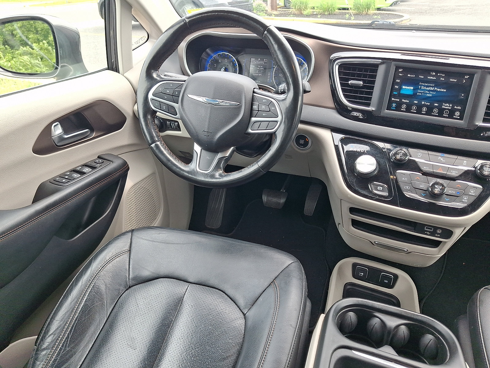 Used 2019 Chrysler Pacifica Touring-L FWD image 14