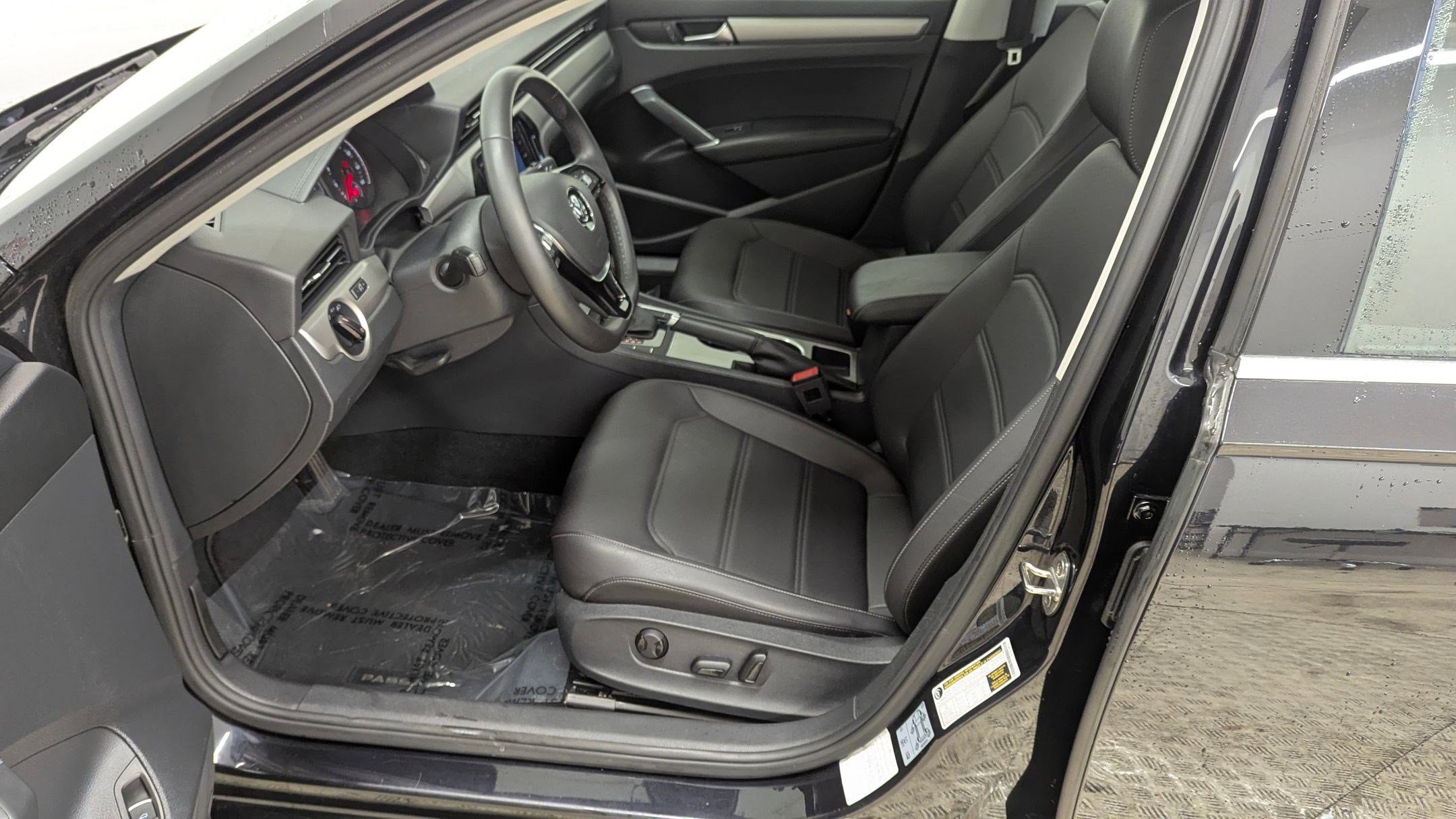 Used 2022 Volkswagen Passat 2.0T SE image 4