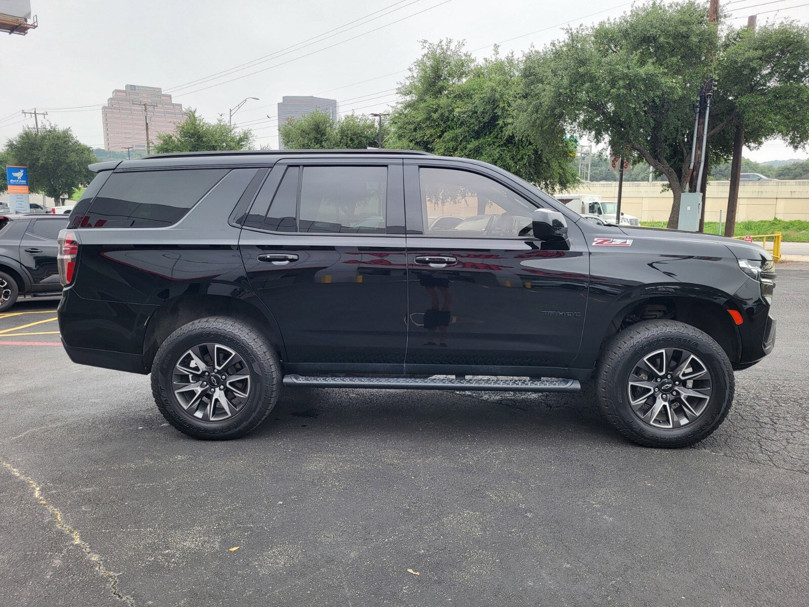 Used 2022 Chevrolet Tahoe Z71 AWD/4WD image 2
