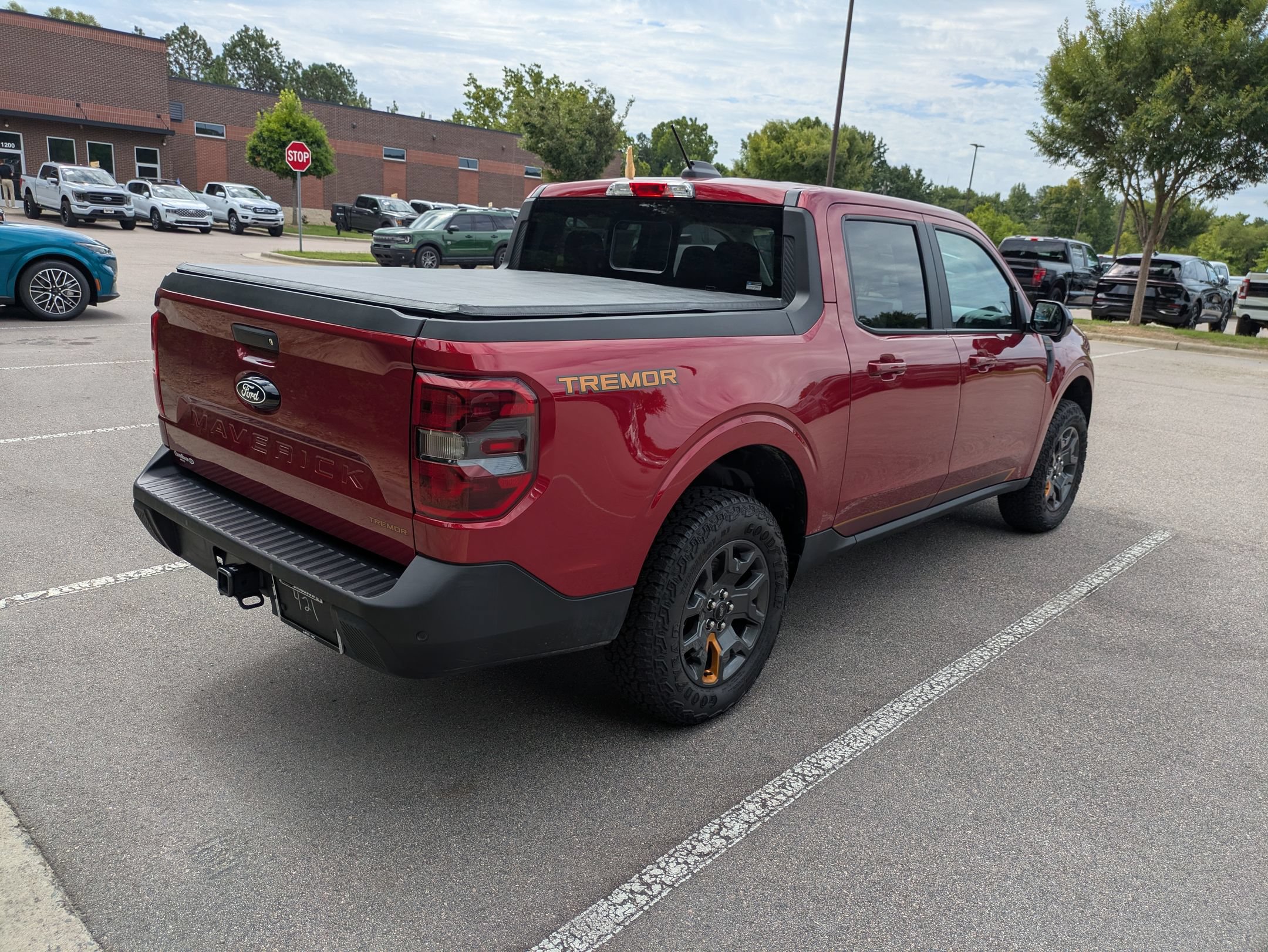 Certified 2025 Ford Maverick Tremor AWD/4WD image 4