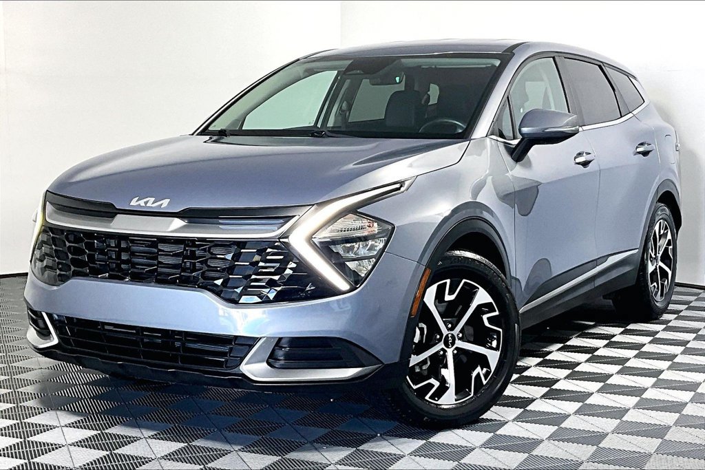 Used 2023 Kia Sportage EX FWD image 2