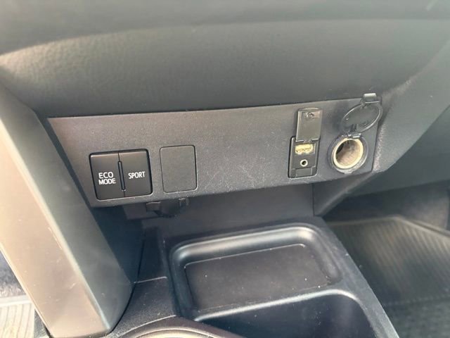 Used 2018 Toyota RAV4 LE image 23