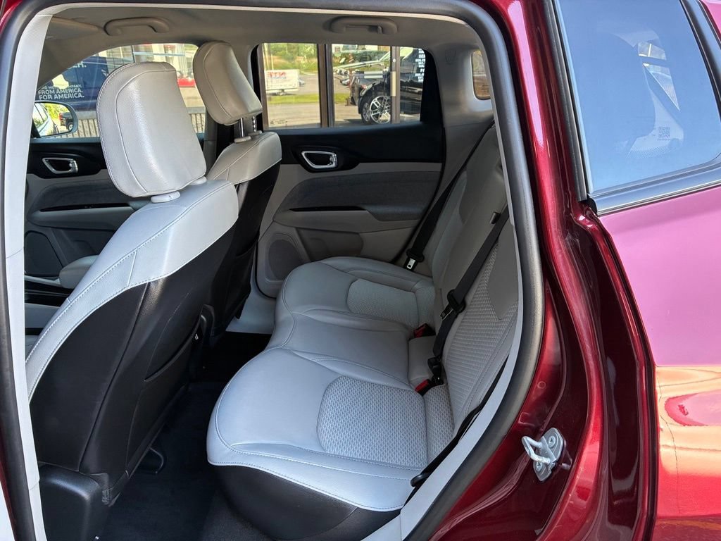 Used 2022 Jeep Compass Latitude w/ Convenience Group AWD/4WD image 56