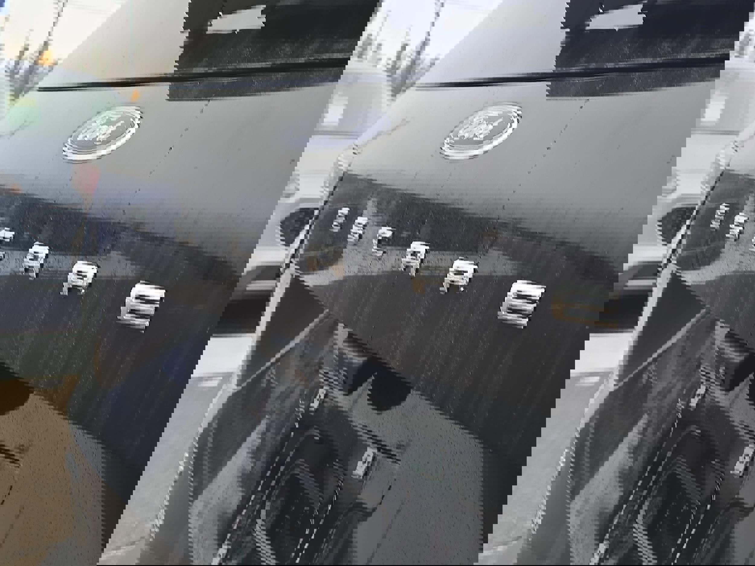 Certified 2022 Ford Escape SE w/ SE Sport Appearance Package image 8