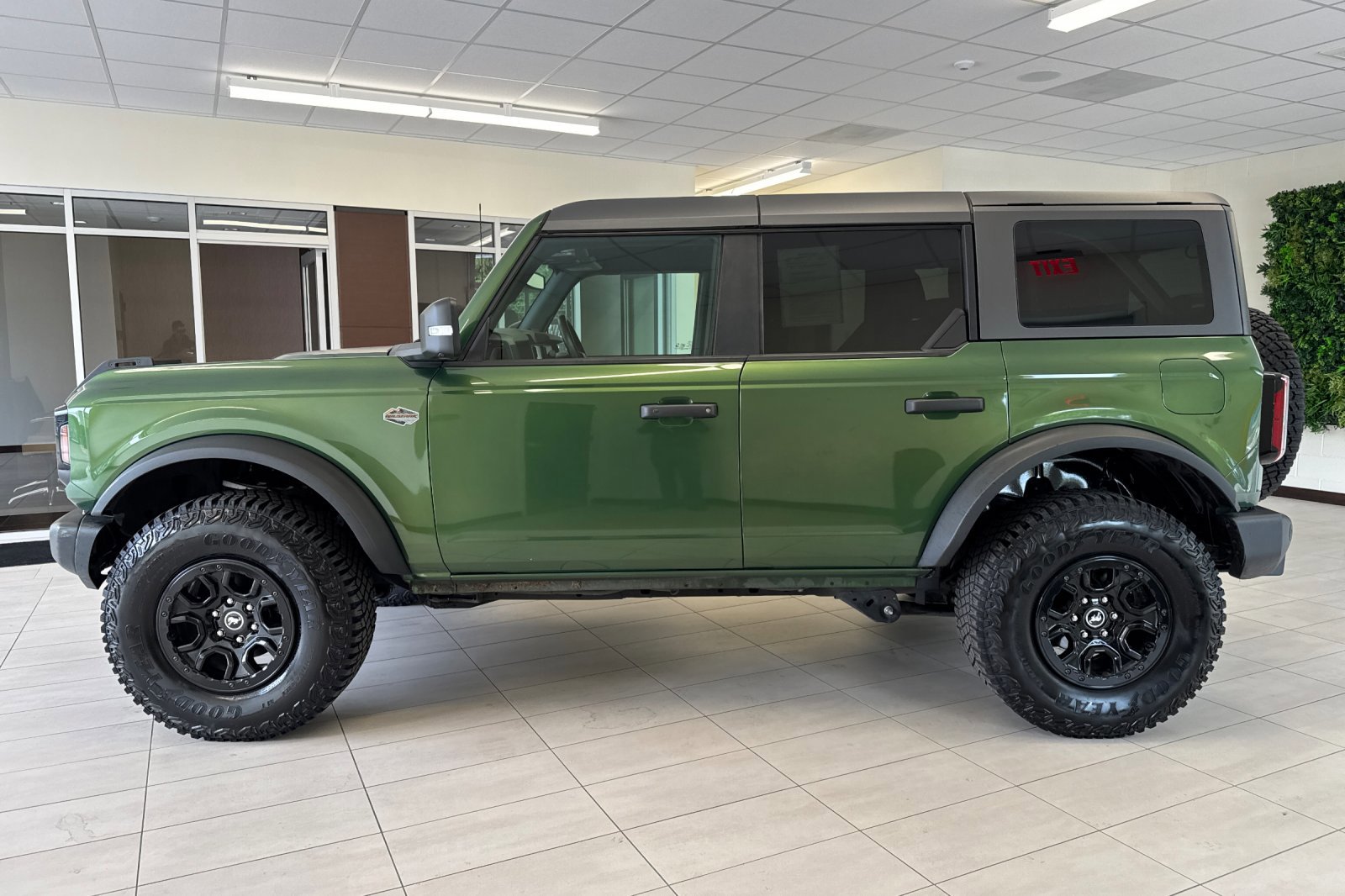 Certified 2023 Ford Bronco Wildtrak AWD/4WD image 7