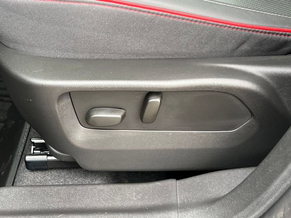 Used 2023 Buick Envision Essence w/ Technology Package I image 16