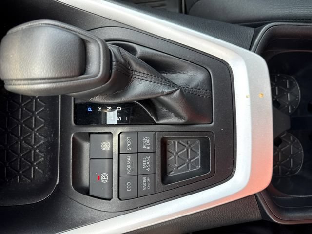 Used 2019 Toyota RAV4 LE AWD/4WD image 30