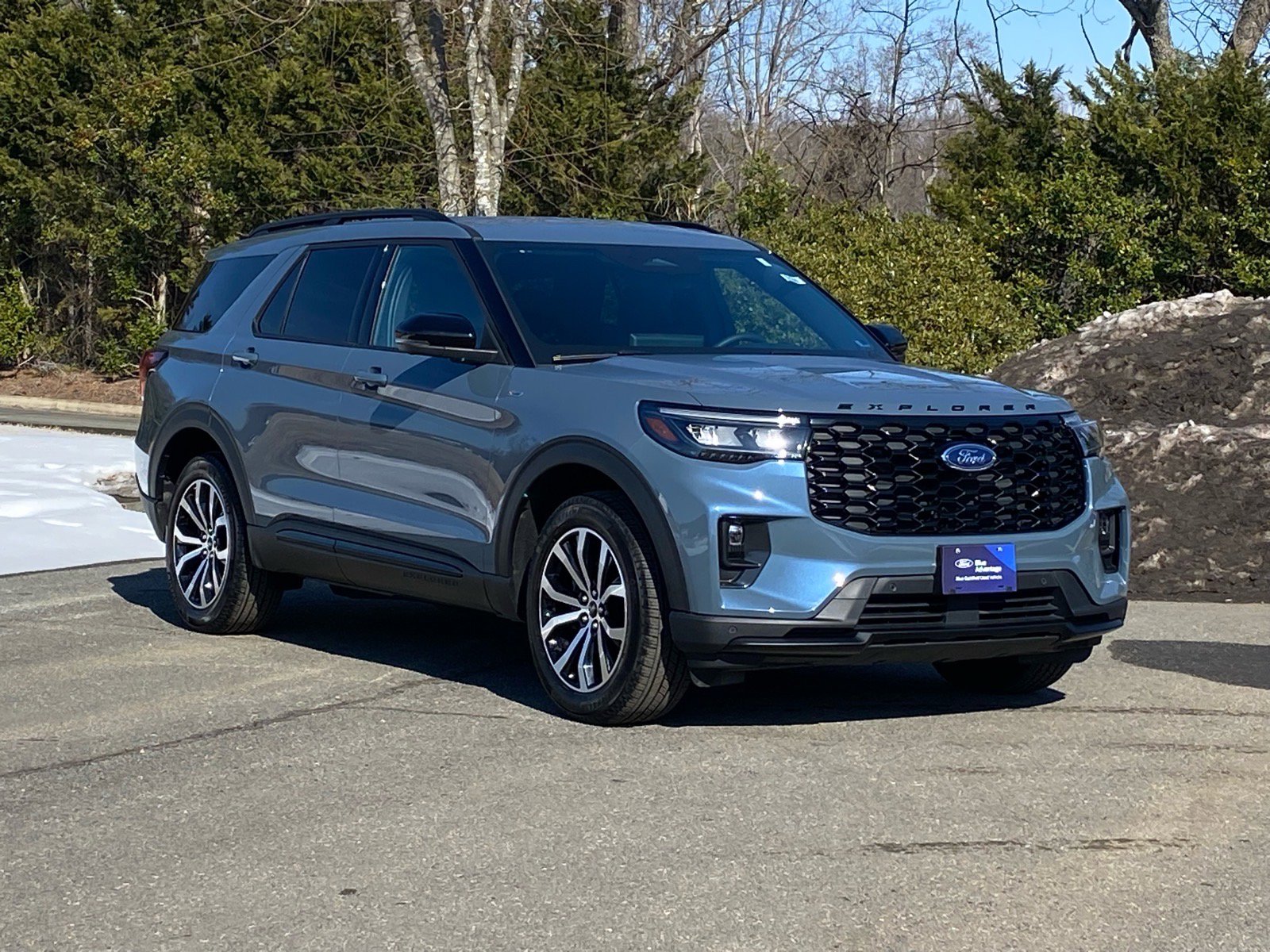 Certified 2025 Ford Explorer ST-Line image 2