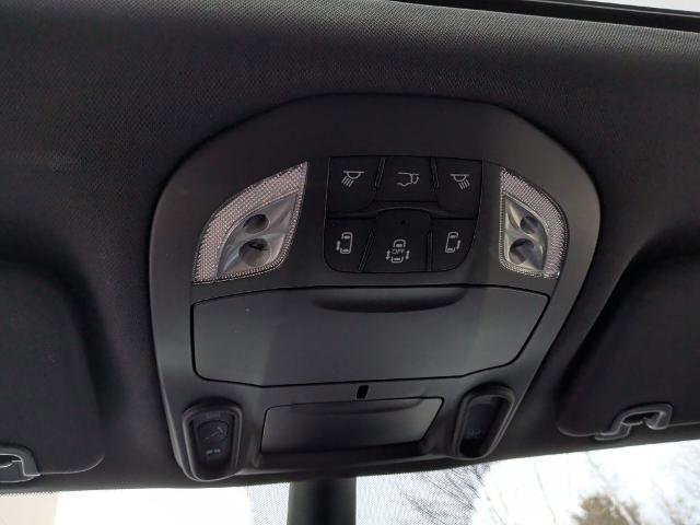 Used 2025 Chrysler Pacifica Limited w/ Uconnect Theater Family Group image 36