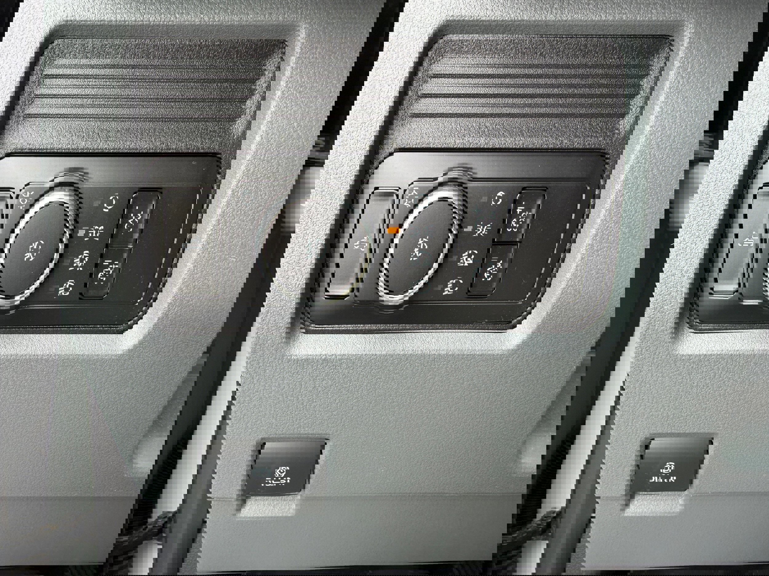 Certified 2025 Ford F250 XLT w/ Snow Plow Prep Package image 17