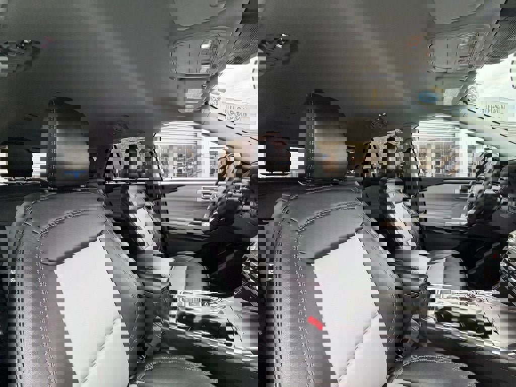 Certified 2023 Ford Explorer XLT w/ Equipment Group 202A image 15