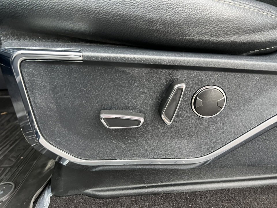 Certified 2023 Ford F150 Lariat w/ Equipment Group 502A High image 19